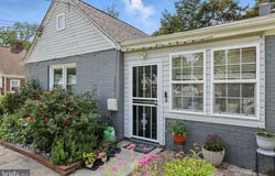 6836 STANDISH DRIVE, HYATTSVILLE, MD 20784