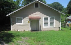 504 N OAK Street, Morrilton, AR 72110