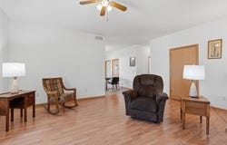 834 S 9th Ave, Washington, IA 52353
