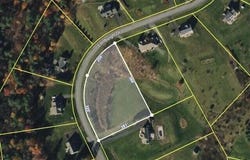 18 Edinburgh Drive, Schodack, NY 12063