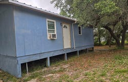 22 Poolside Loop, ROCKPORT, TX 78382