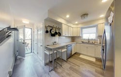 2 E Boulevard, Middletown, RI 02842