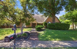 751 LAKE MEADOW Dr, Collierville, TN 38017