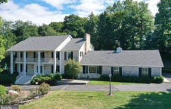 586 CRESTWOOD Drive, CHAMBERSBURG, PA 17202