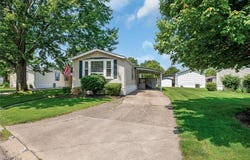 3 Carousel Lane, Olmsted Twp, OH 44138