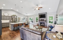 1605 W Girard Avenue, Indianola, IA 50125