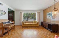 18914 Malden St, Los Angeles, CA 91324
