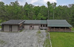 289 Algerie Rd, Becket, MA 01223