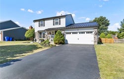 69 Pine Court N, West Seneca, NY 14224
