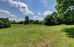 8 Knight Rd, New Marlborough, MA 01230