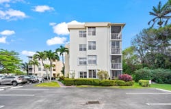 1810 New Palm Way, Boynton Beach, FL 33435