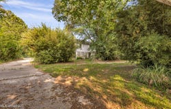178 Fort Henry Avenue, Pass Christian, MS 39571
