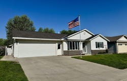 1629 Oakwood Drive, Carroll, IA 51401