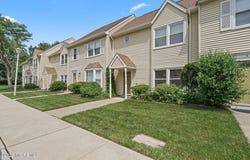 7 Colonial Court, Jackson, NJ 08527