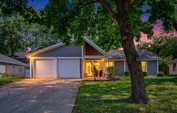 14221 S Summertree Lane, Olathe, KS 66062