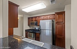 2550 E River Road, Tucson, AZ 85718