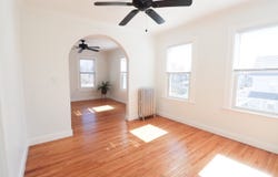 32 Center Street, New London, CT 06320