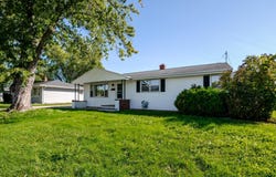 1073 SUBURBAN Drive, DE PERE, WI 54115