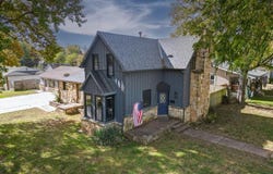 915 E 15th Ave, Winfield, KS 67156