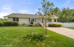 6 Frances Court, Red Bank, NJ 07701