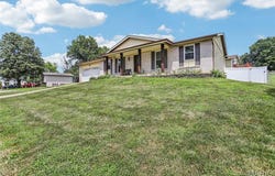 10 W Meadow Drive, St Peters, MO 63376
