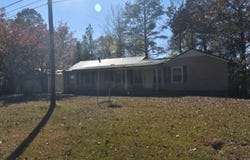 115 FALCON St, Selmer, TN 38375