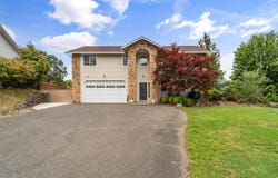 1553 Panoramic Loop, Grants Pass, OR 97527