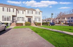 16 Grassmere Street, Lakewood, NJ 08701