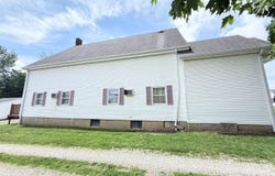221 Jackson St, Sullivan, IN 47885