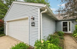 838 Lynnhaven Ln, Akron, OH 44313