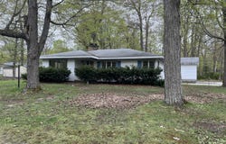 647 W Ford DR, Sault Ste Marie, MI 49783