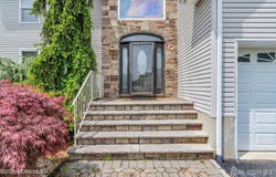 11 Patio Court, Monroe, NJ 08831