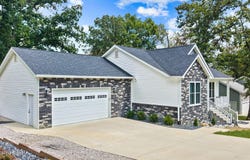 611 Lakeshore Pkwy, Brandenburg, KY 40108