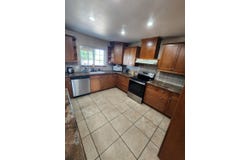 425 E Springfield Avenue, Fresno, CA 93725
