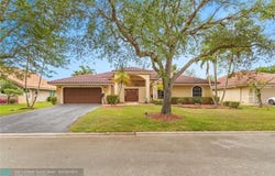 4841 NW 104th Ln, Coral Springs, FL 33076