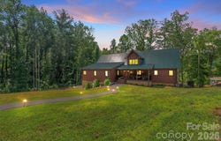 189 Edgewater Point NW, Valdese, NC 28690