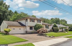 506 CAROL AVENUE, BLACKWOOD, NJ 08012