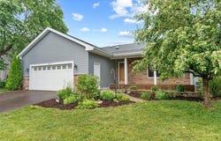 2513 Burl Oak Curve, Hudson, WI 54016