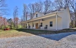 90 Jefferson Road, Statham, GA 30666