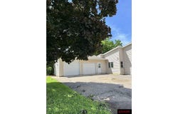 124 S 4th St, Waterville, MN 56096