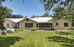 704 Live Oak St, Mason, TX 76856