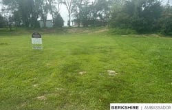 1831 Lake Ridge Drive, Plattsmouth, NE 68048