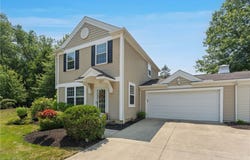 26810 Village Lane, Olmsted Falls, OH 44138