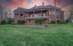 168 Stripers Cove Lane, Clarksville, VA 23927