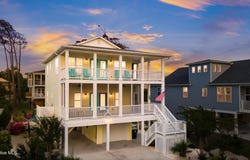 104 SE 32nd Street, Oak Island, NC 28465