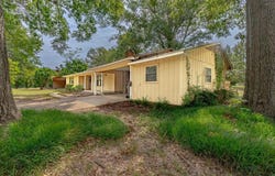 1313 W 10th, DeWitt, AR 72042