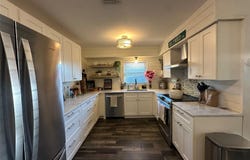 806 N JOANNA AVENUE, TAVARES, FL 32778