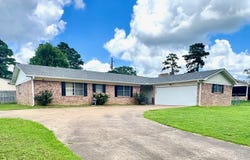 1522 Duncan, Henderson, TX 75654