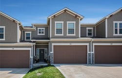 7301 Aaron Street, Parkville, MO 64152