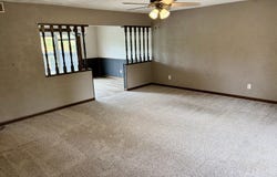 8819 Oak Drive, Clinton, IL 61727